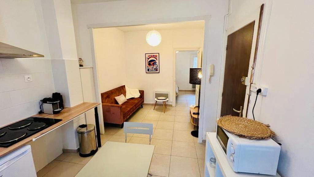 T2 Sete Proche Centre Ville Luaran gambar
